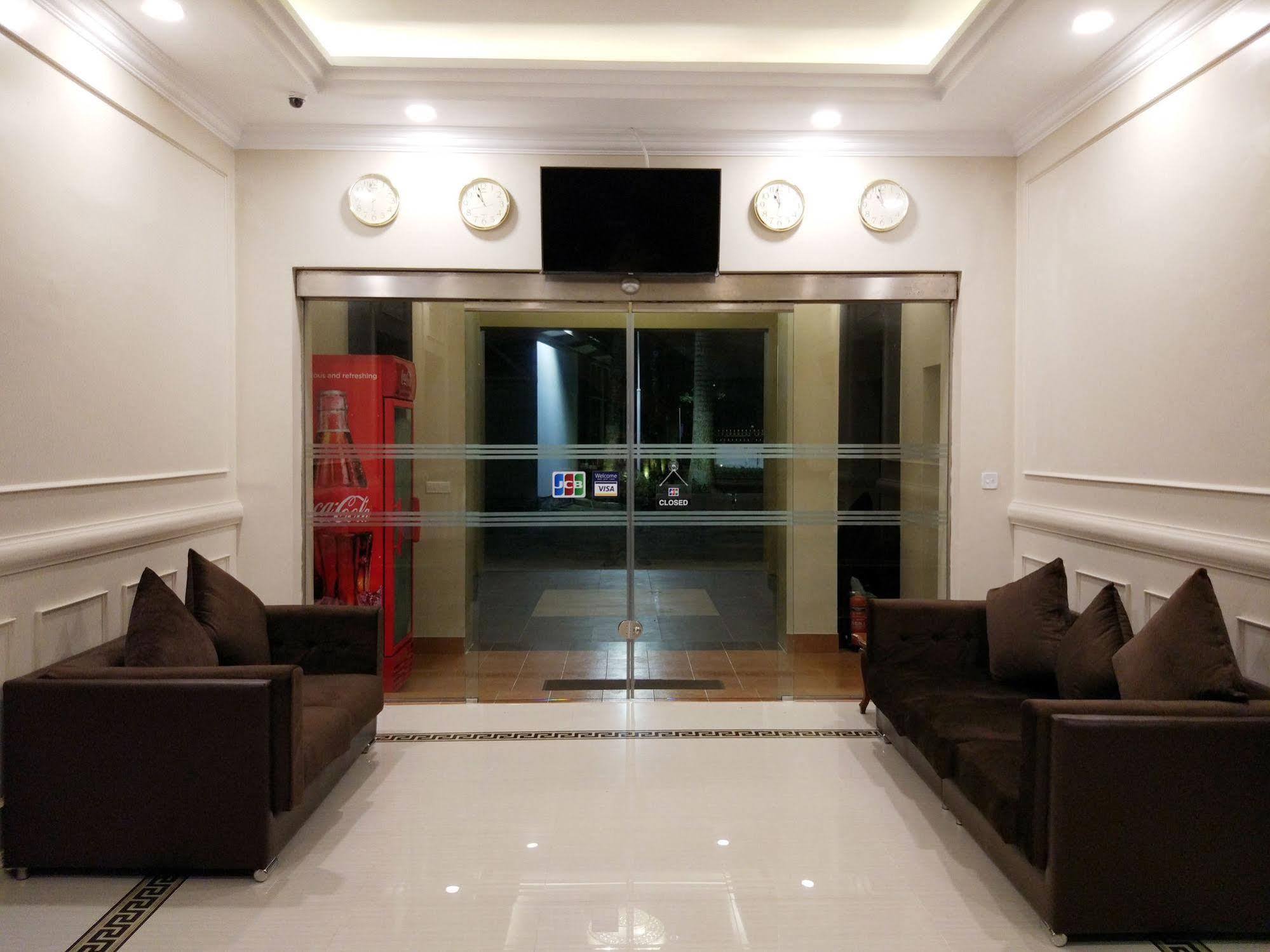 Ruby Garden Hotel Rangum Exterior foto